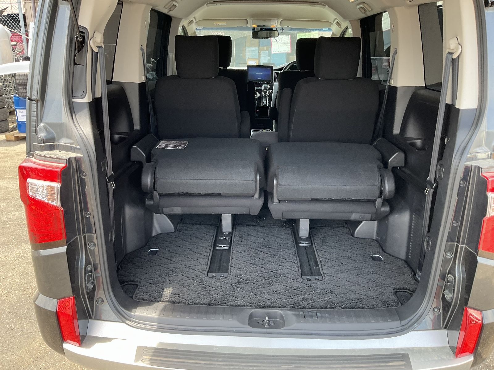 MITSUBISHI DELICA D:5