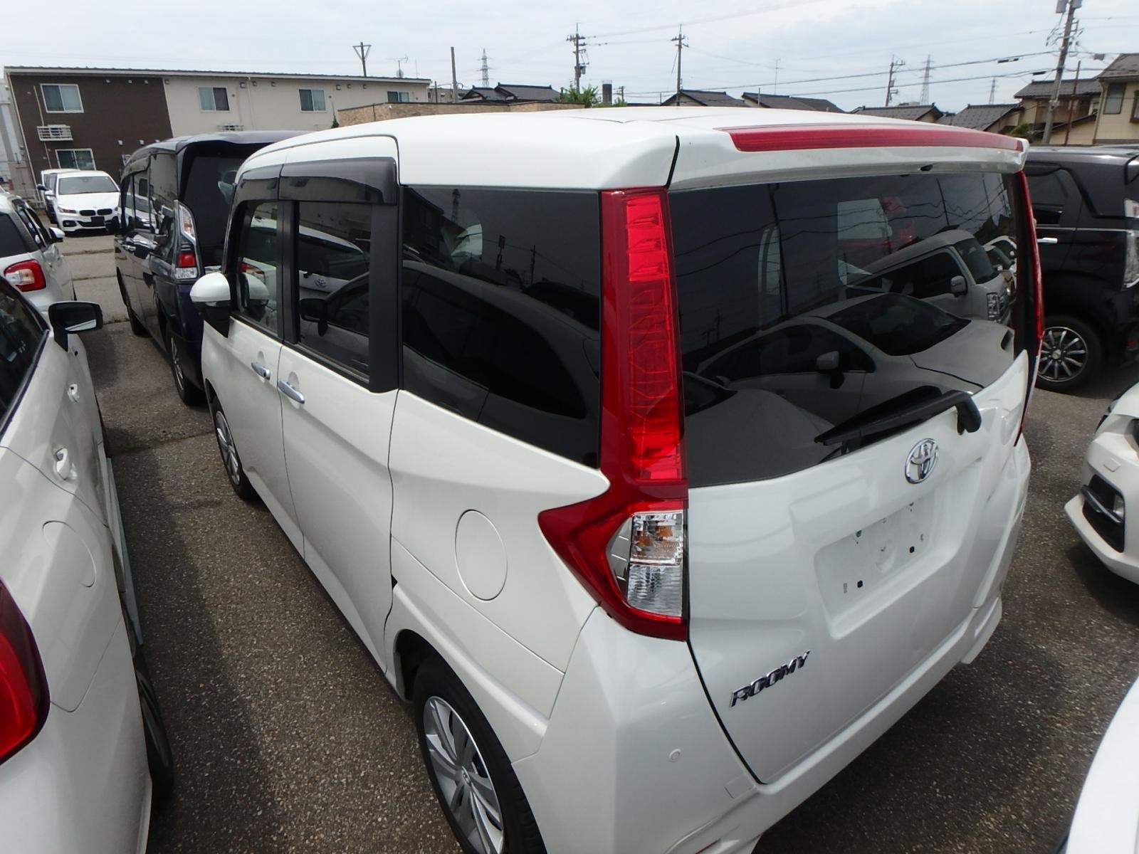TOYOTA ROOMY