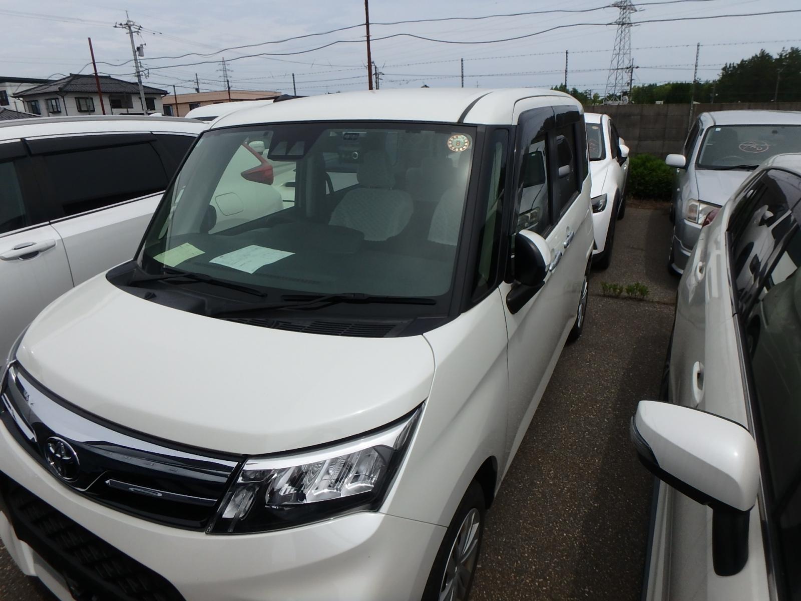 TOYOTA ROOMY