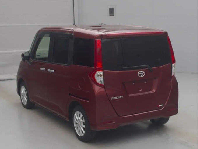TOYOTA ROOMY