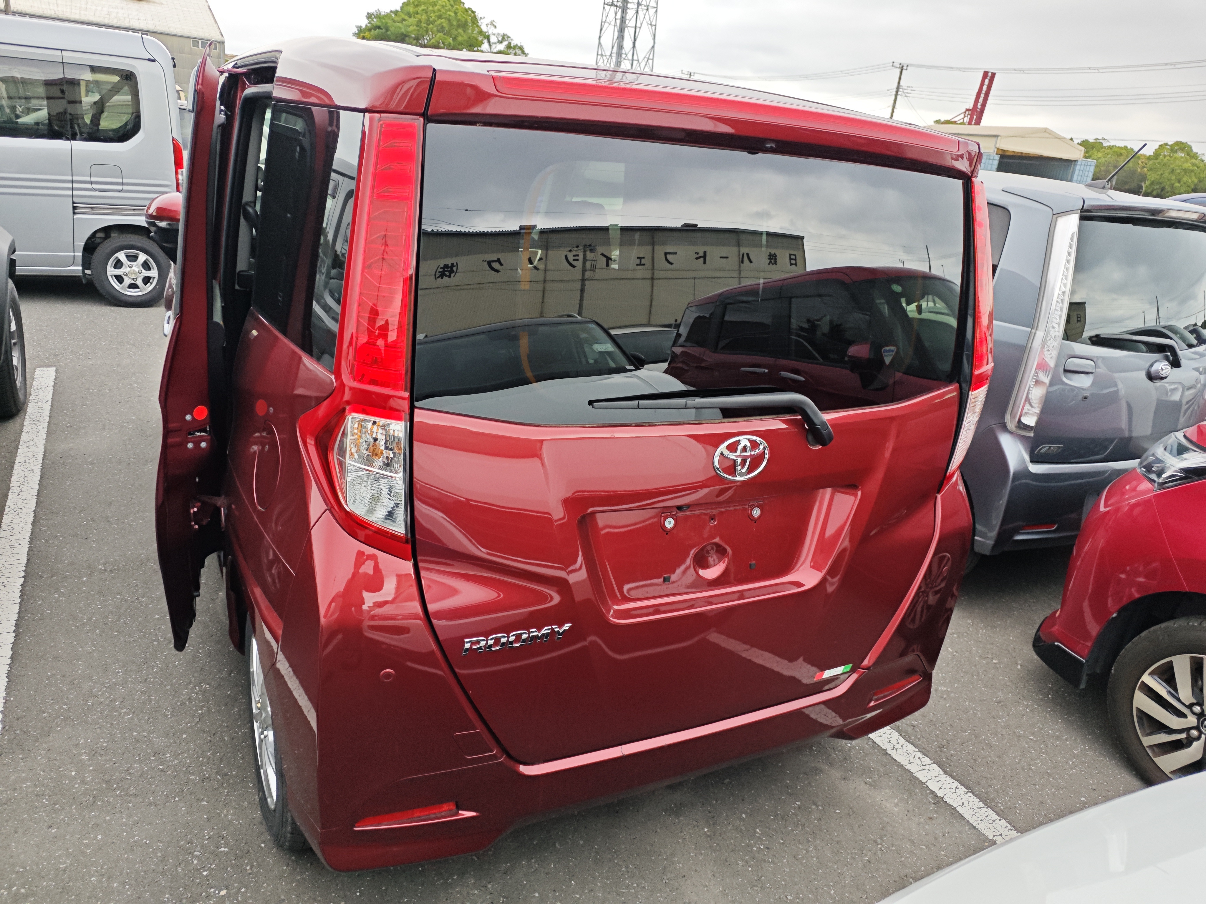 TOYOTA ROOMY