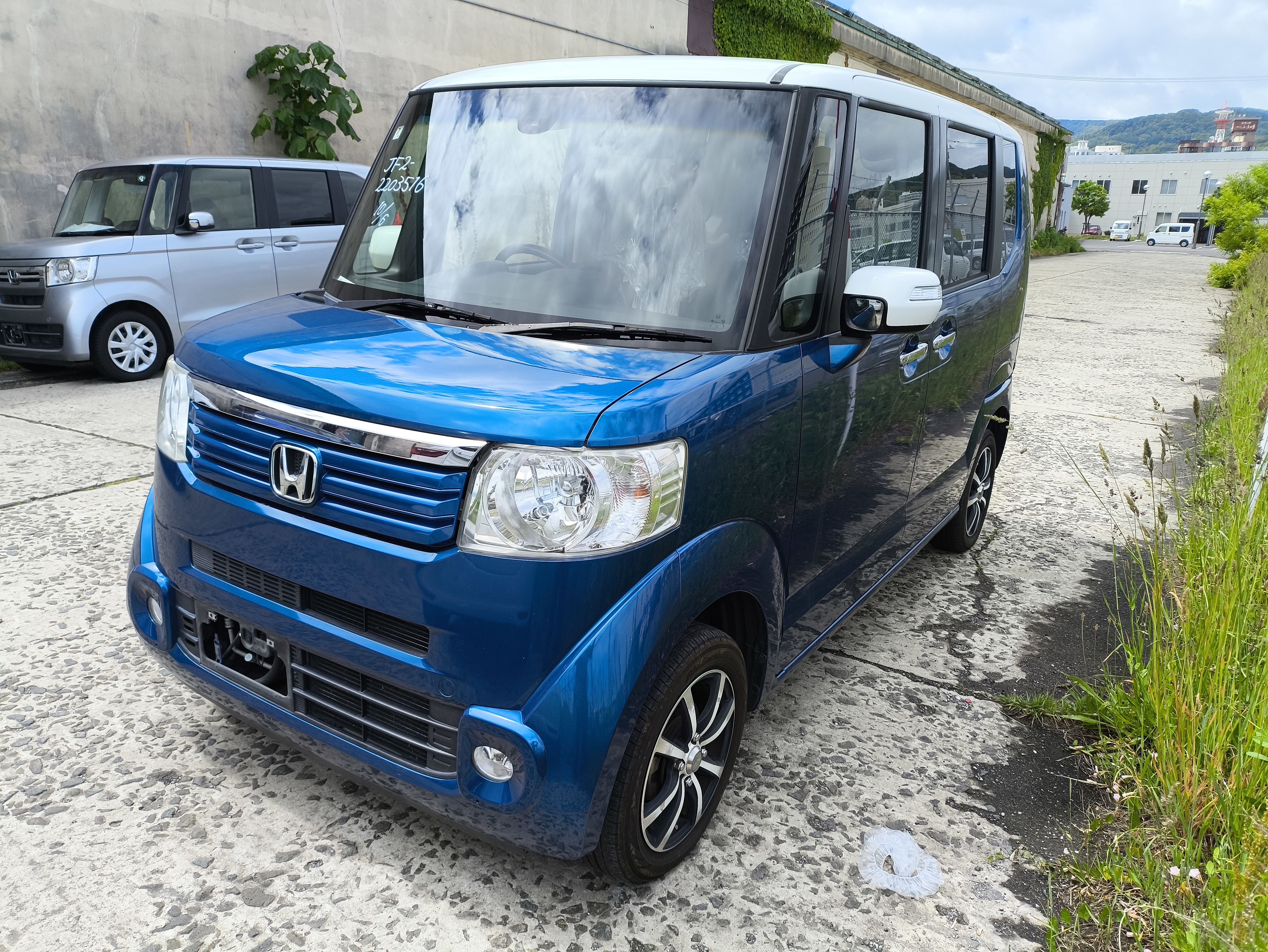 HONDA N-BOX