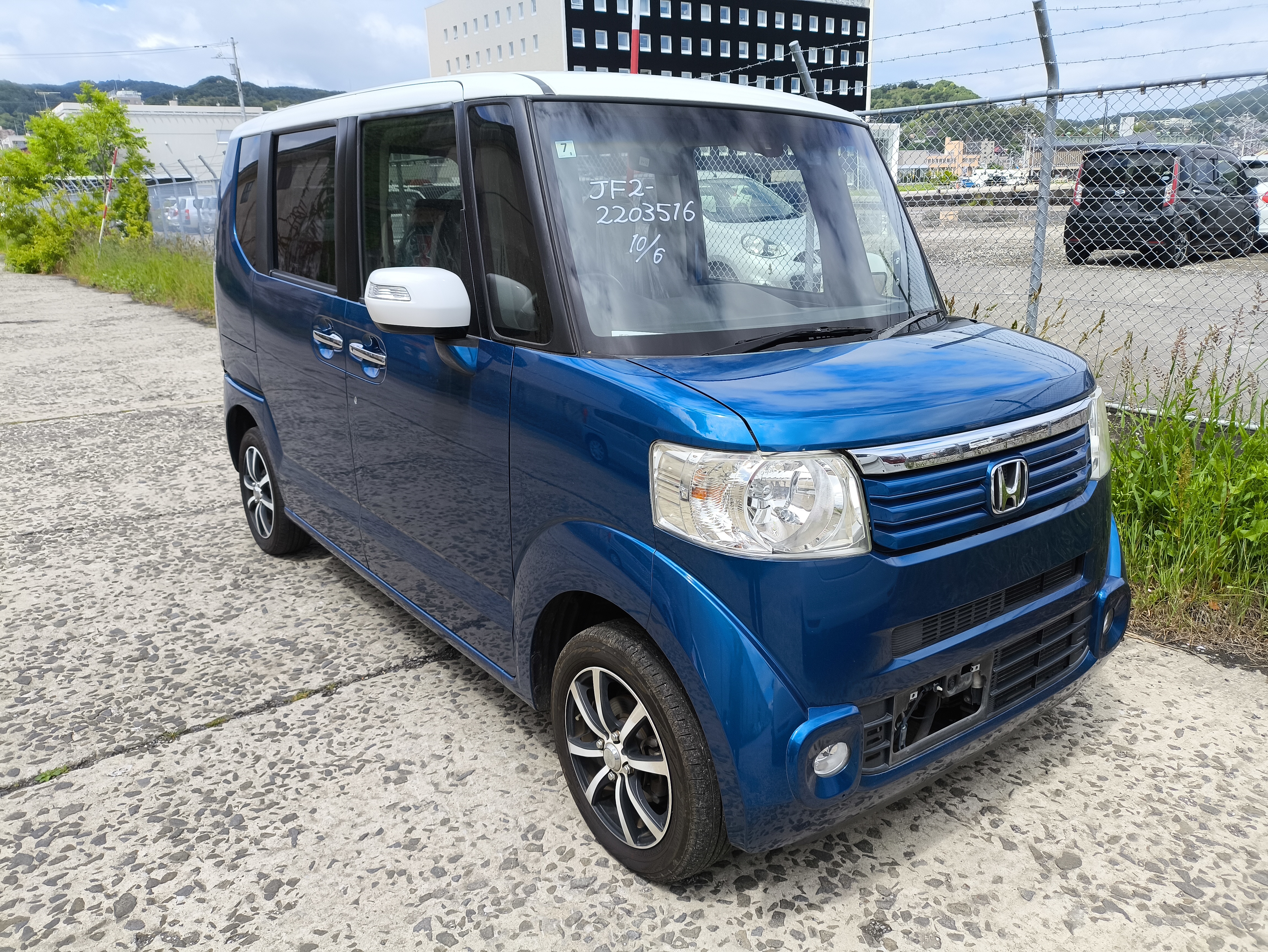 HONDA N-BOX