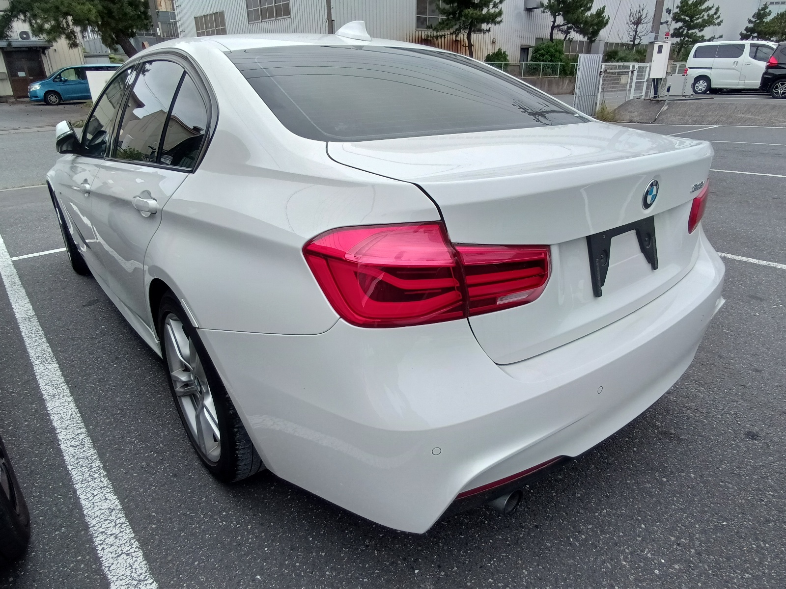 BMW 3 SERIES