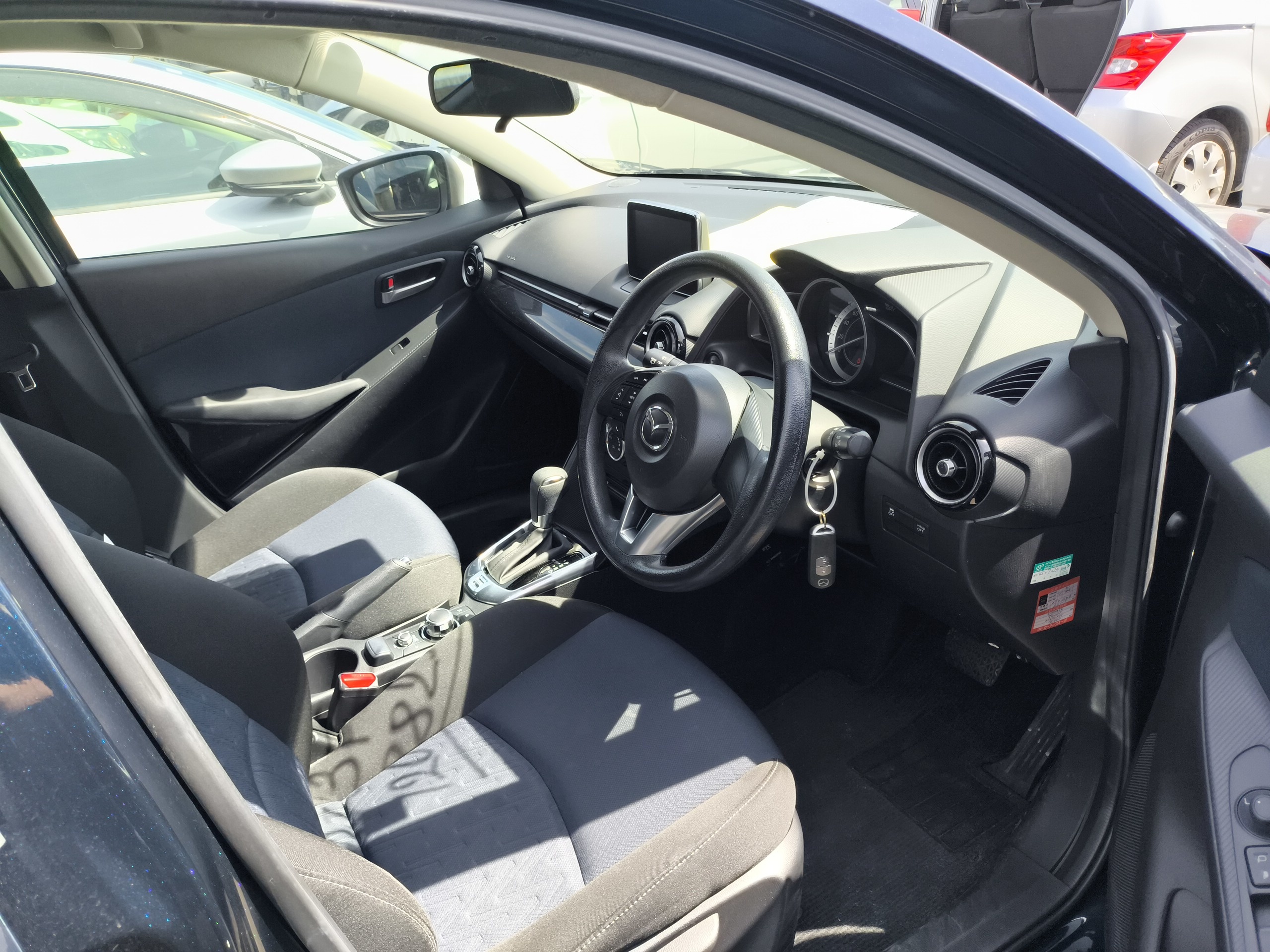 MAZDA DEMIO