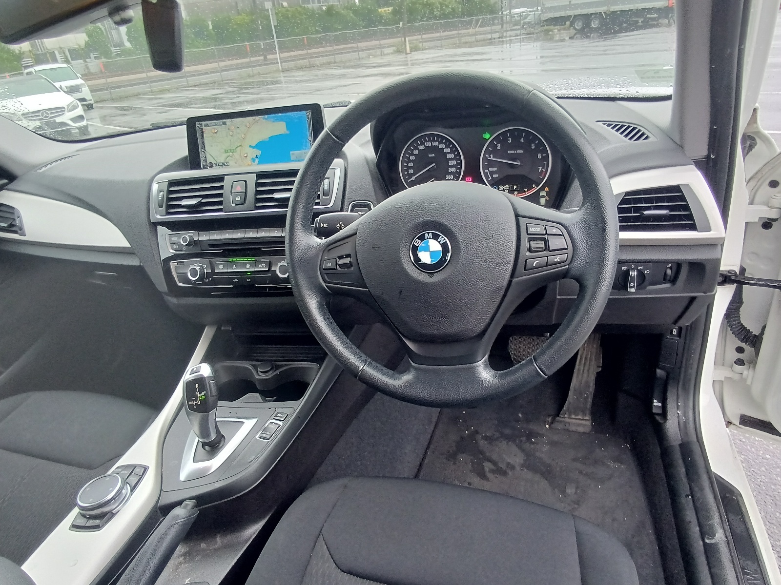 BMW 1 SERIES