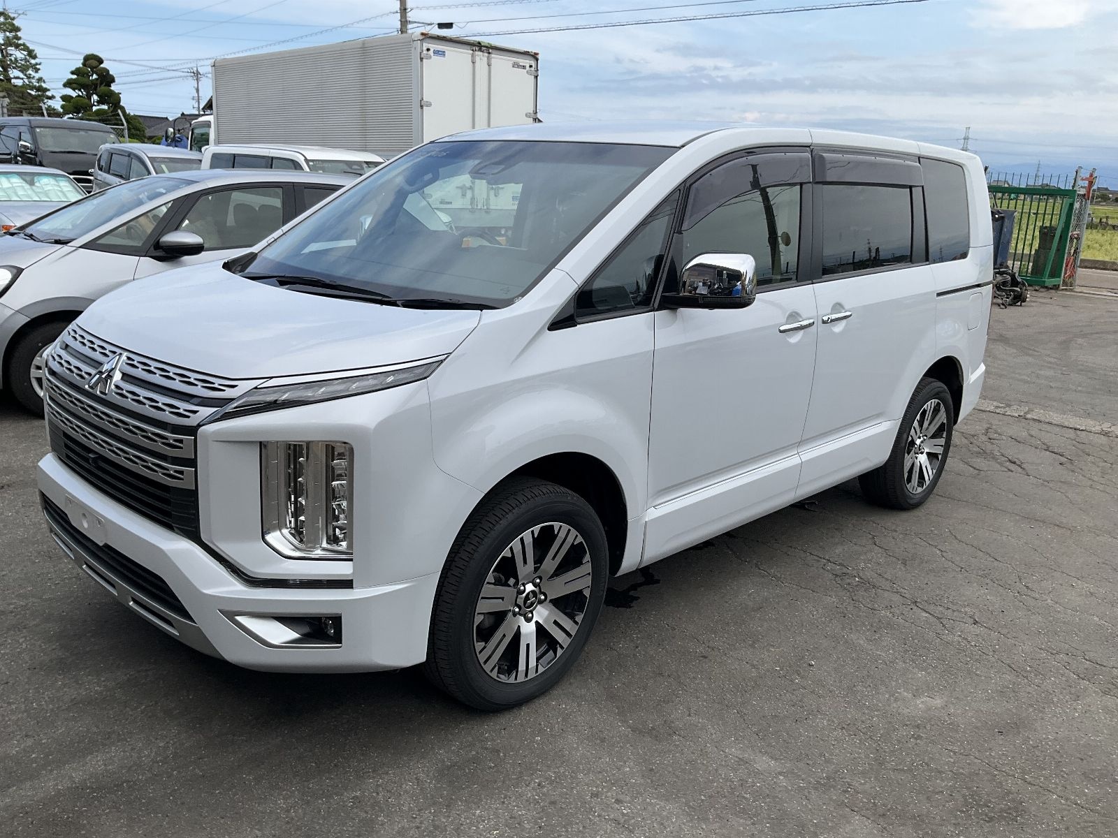 Mitsubishi Delica D:5