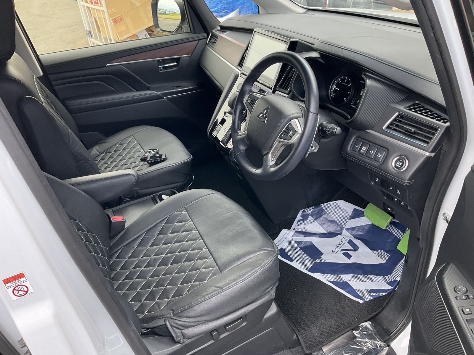 Mitsubishi Delica D:5