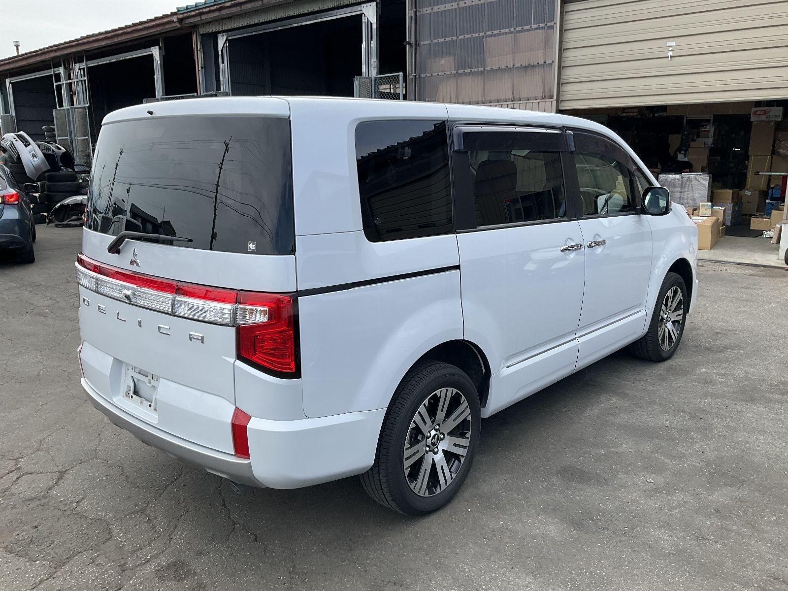 Mitsubishi Delica D:5