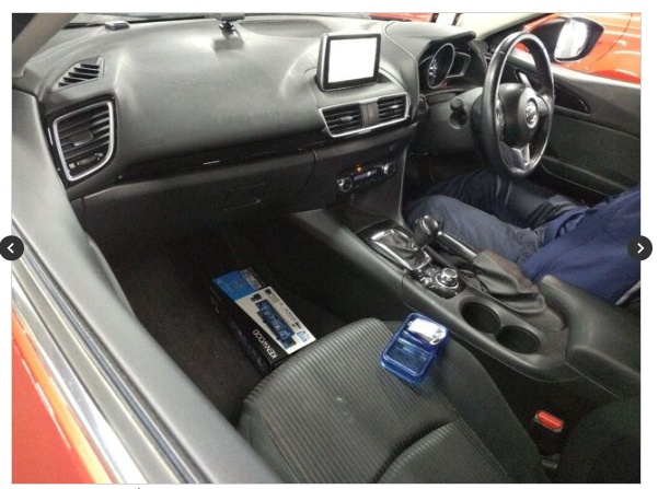 MAZDA AXELA