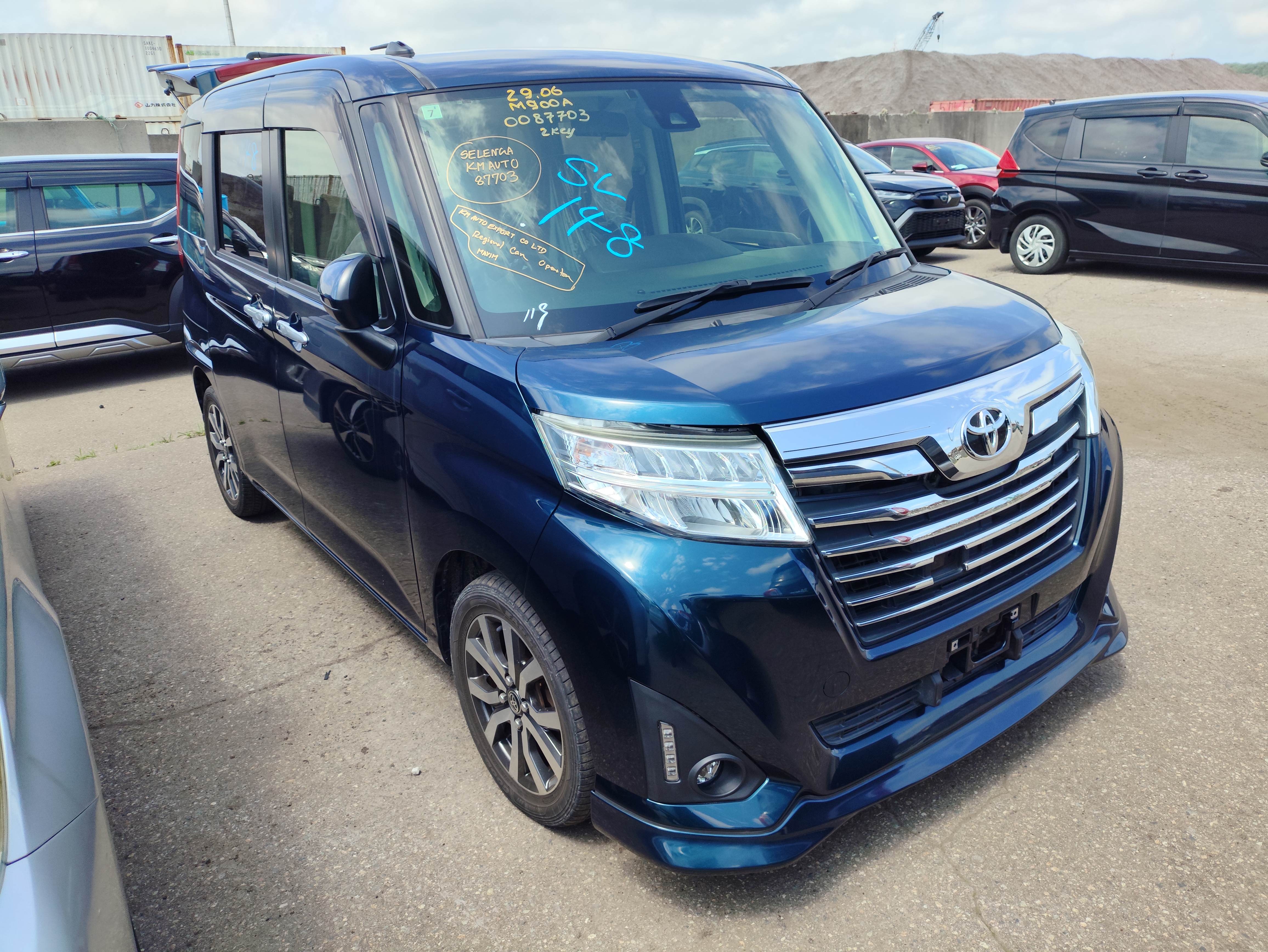 TOYOTA ROOMY