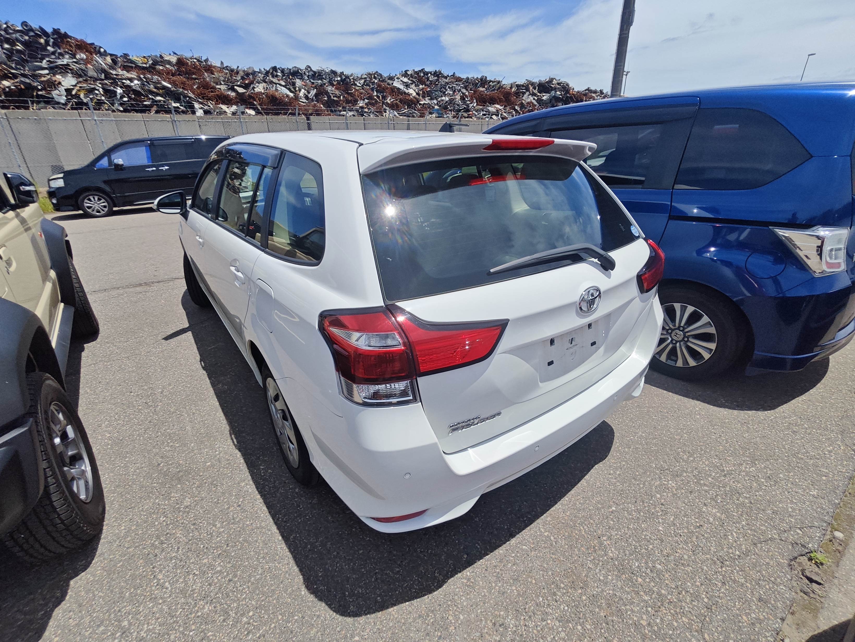 TOYOTA COROLLA FIELDER