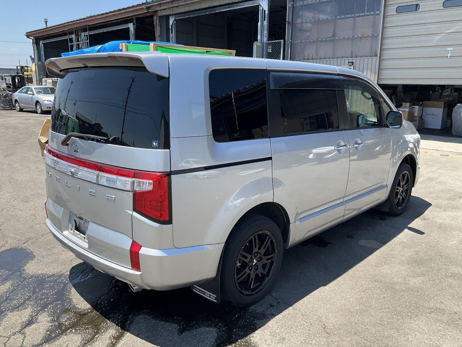 Mitsubishi Delica D:5