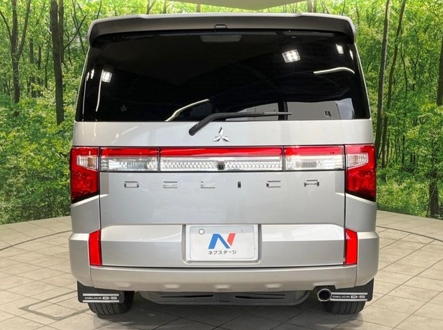 Mitsubishi Delica D:5