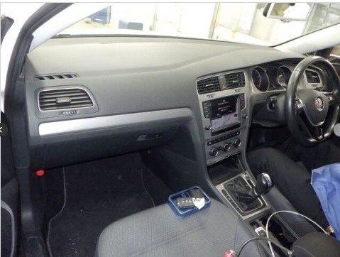 VOLKSWAGEN GOLF