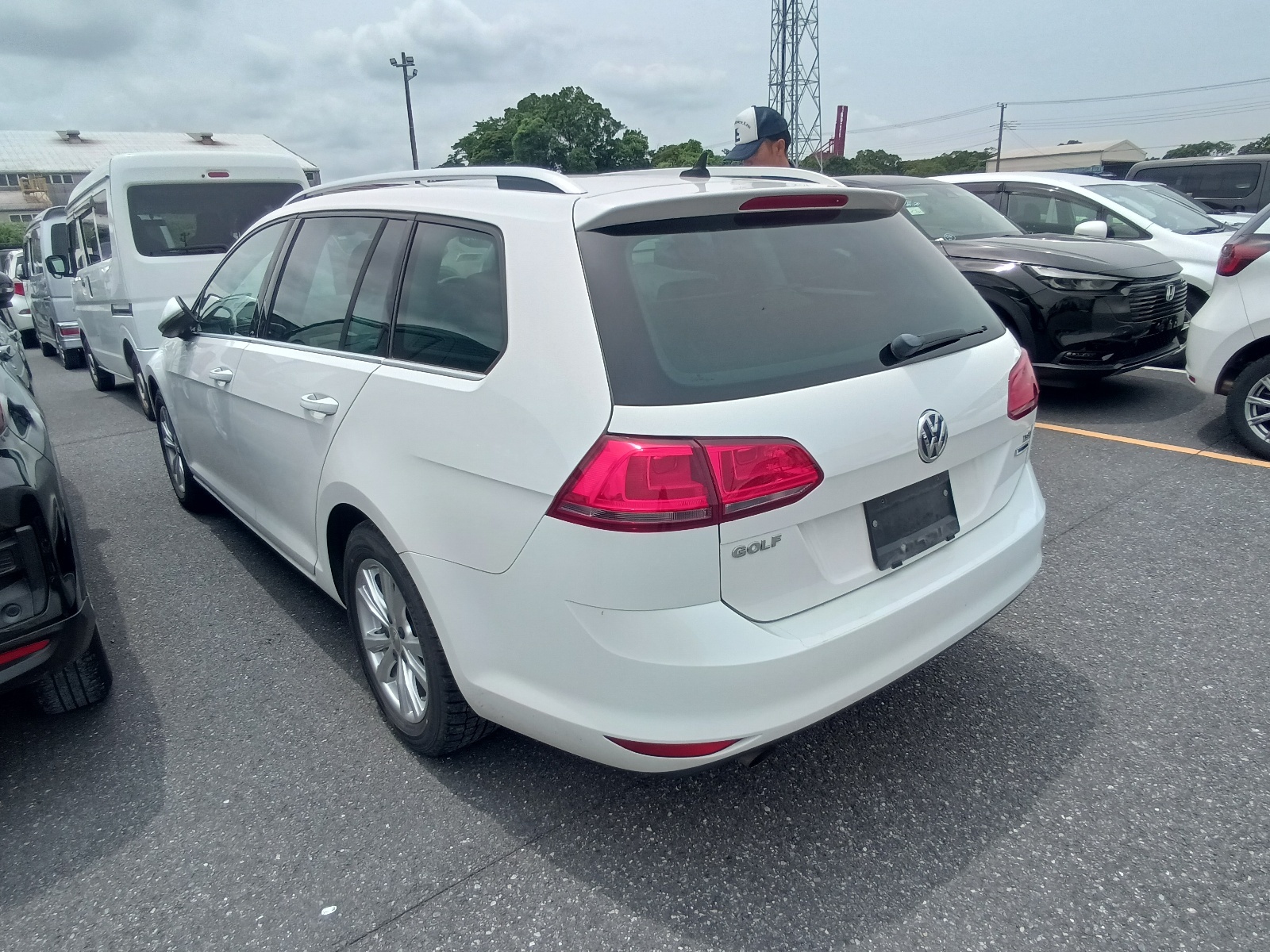 VOLKSWAGEN GOLF