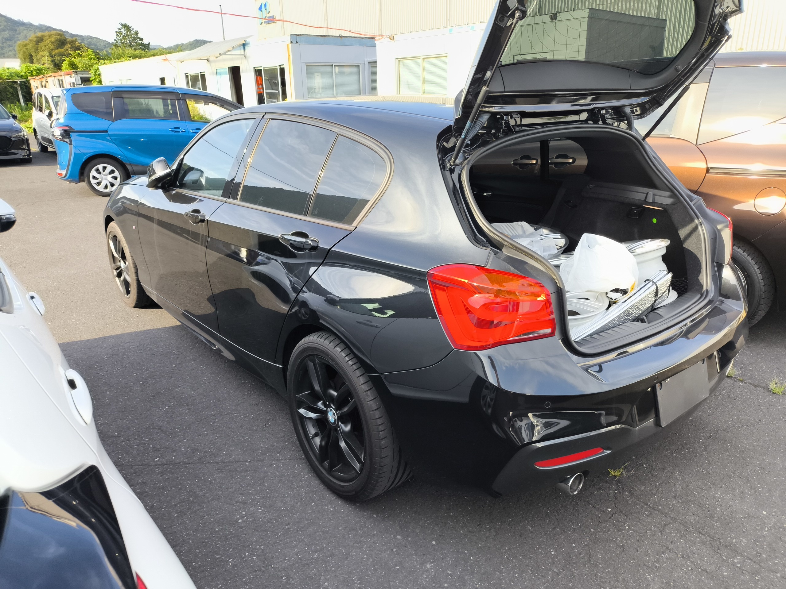 BMW 1 SERIES