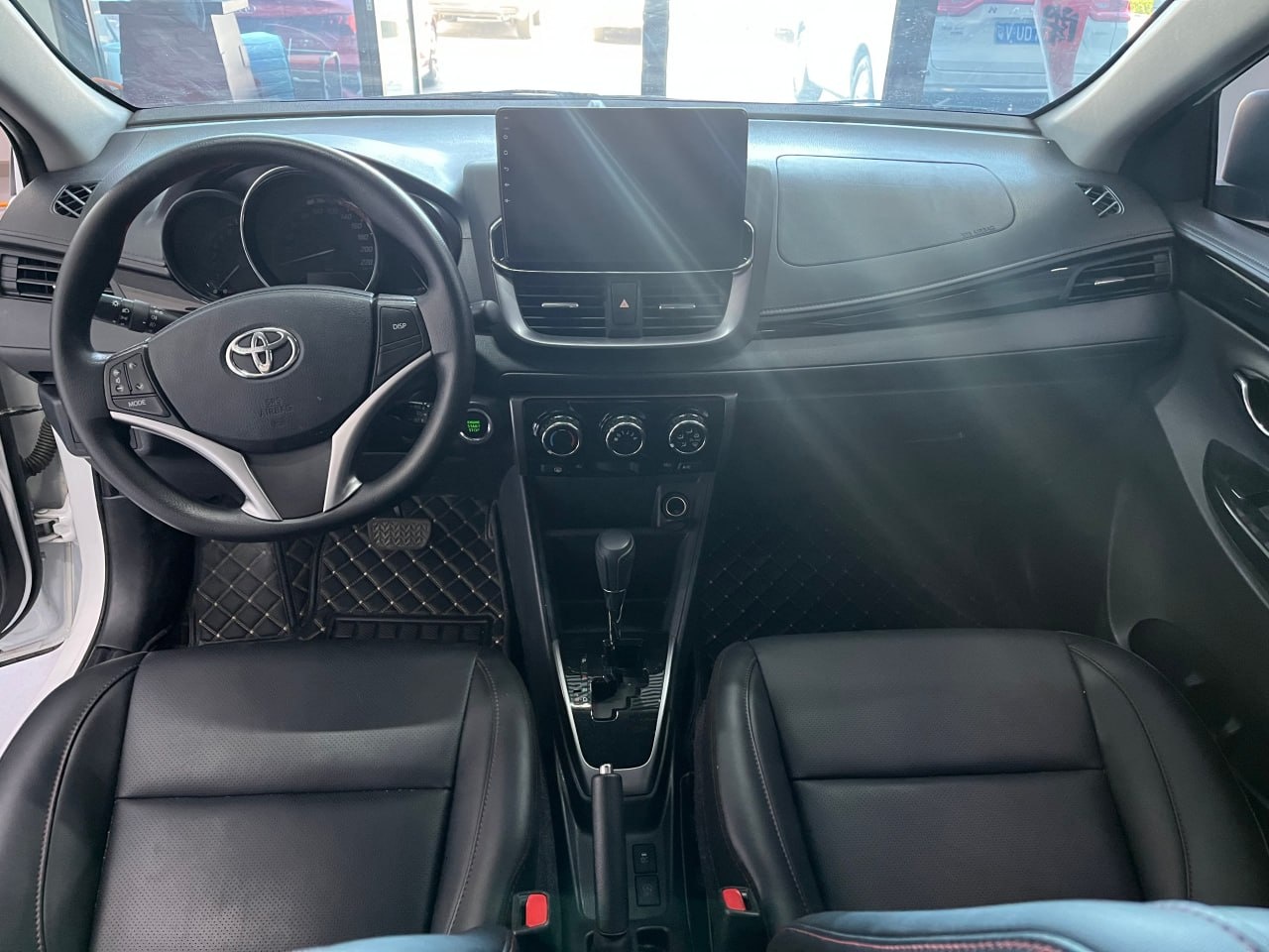Toyota Yaris L