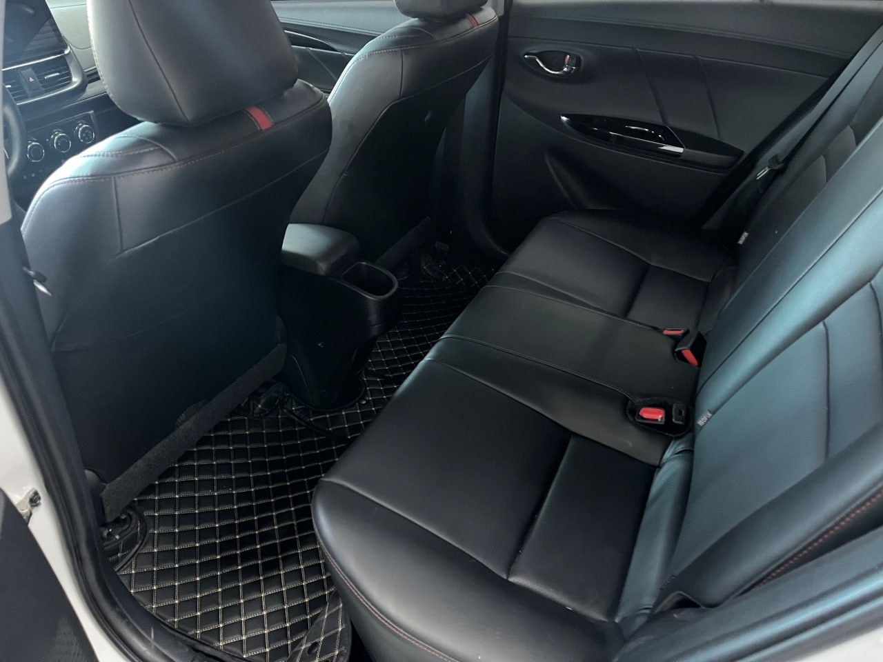 Toyota Yaris L