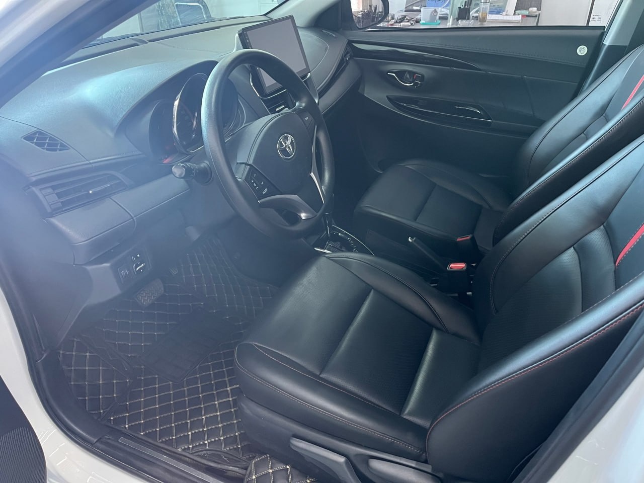 Toyota Yaris L