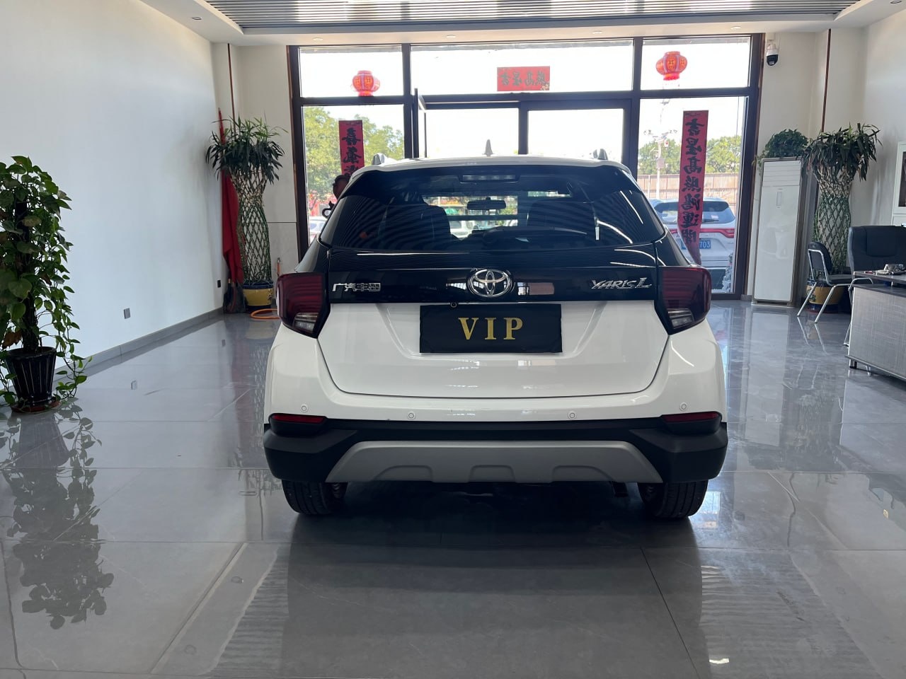 Toyota Yaris L
