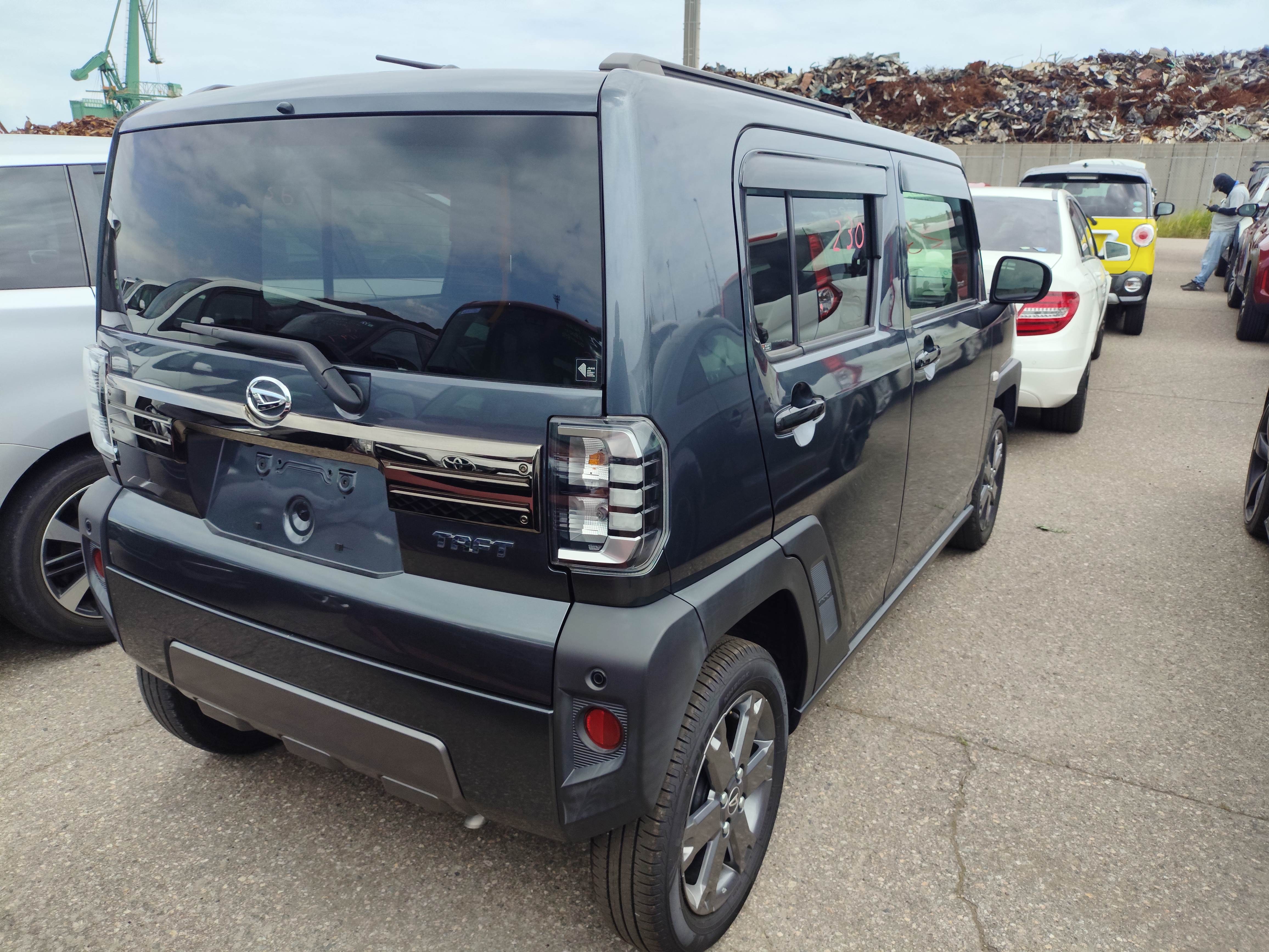 DAIHATSU TAFT