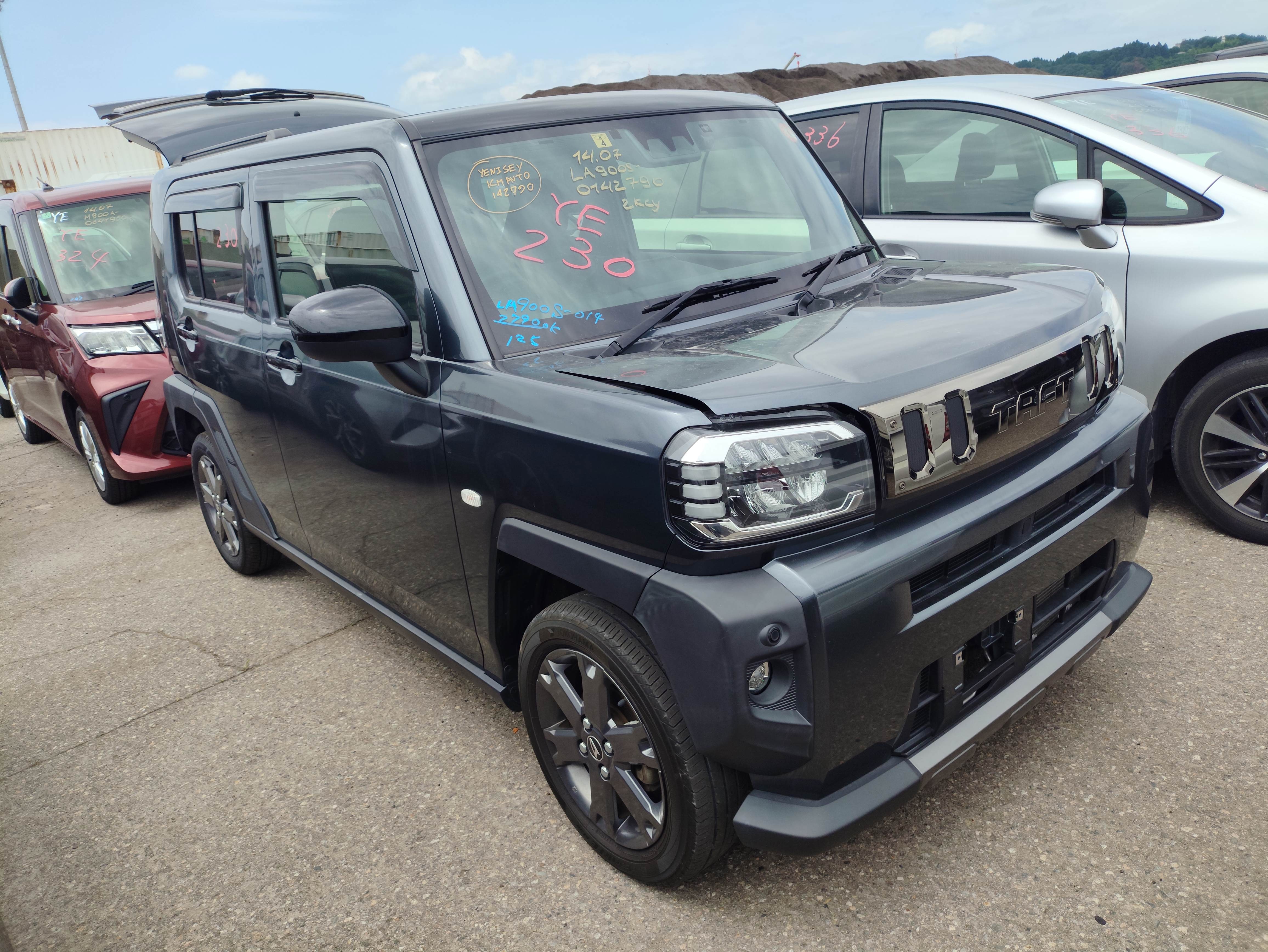 DAIHATSU TAFT