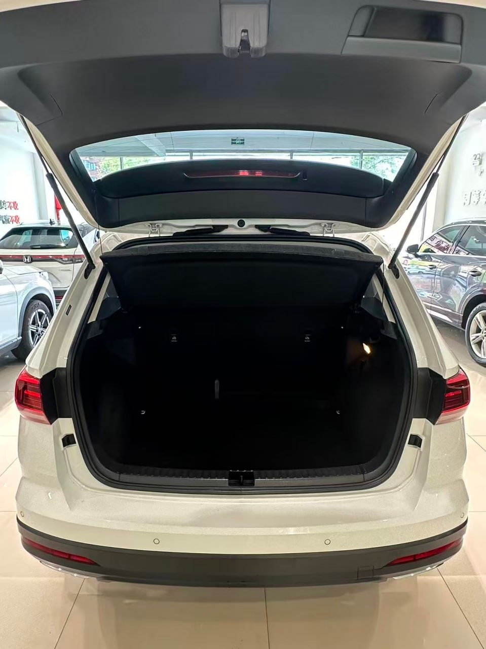 Volkswagen Tharu