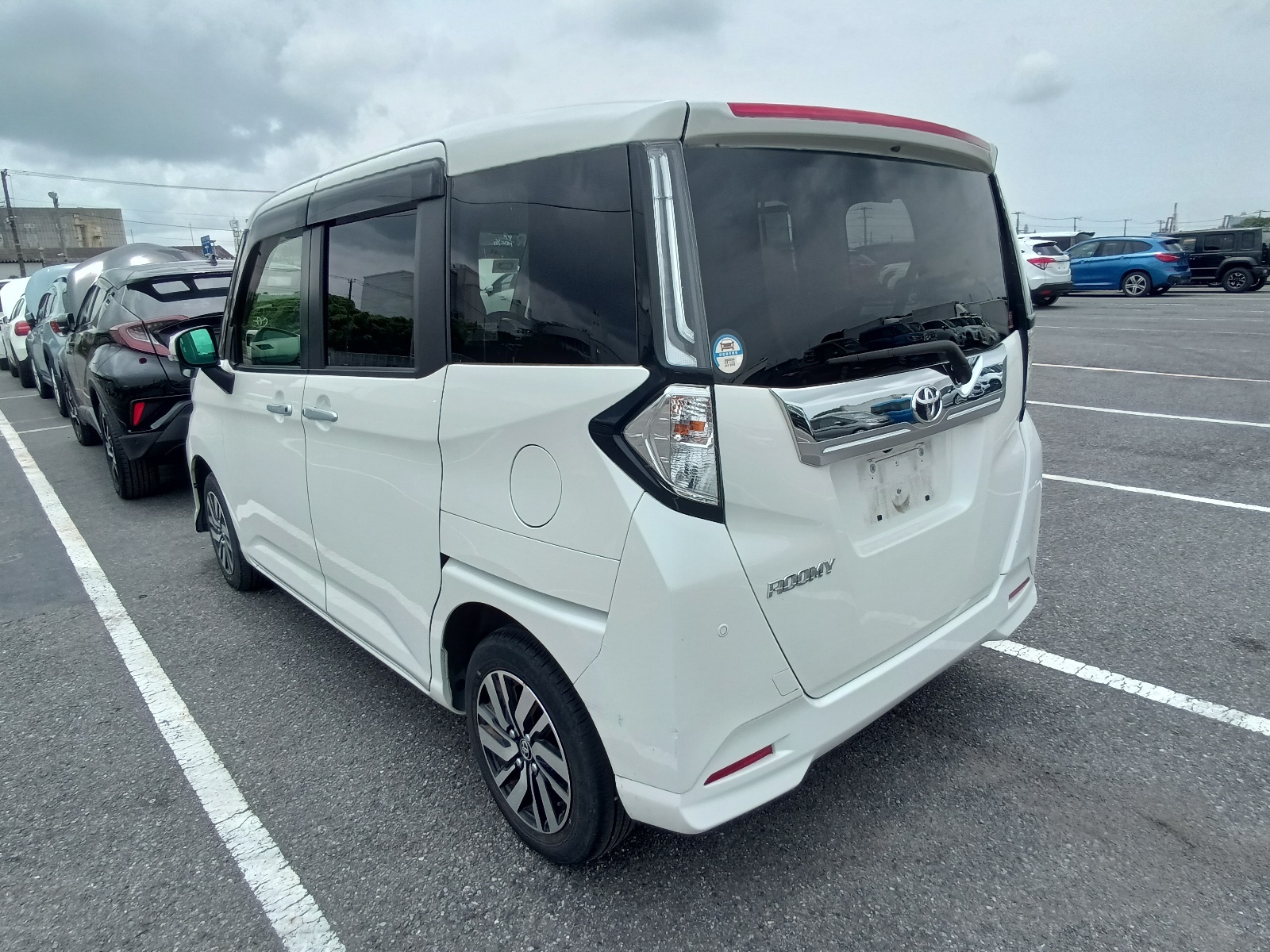 TOYOTA ROOMY