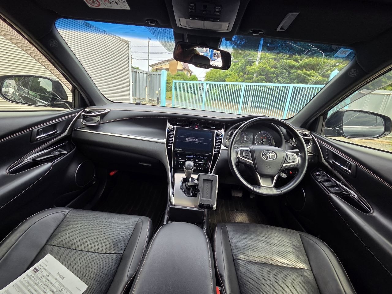 TOYOTA HARRIER