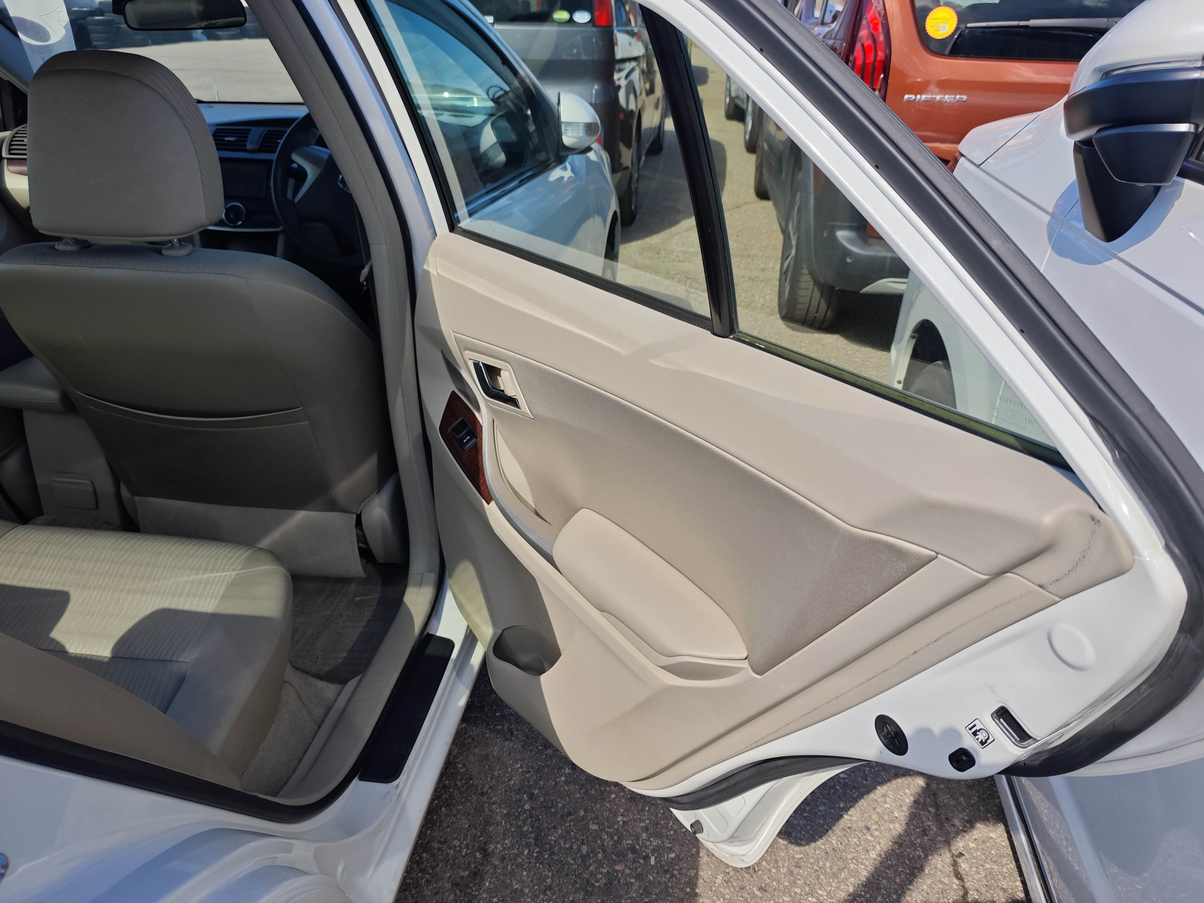 TOYOTA PREMIO