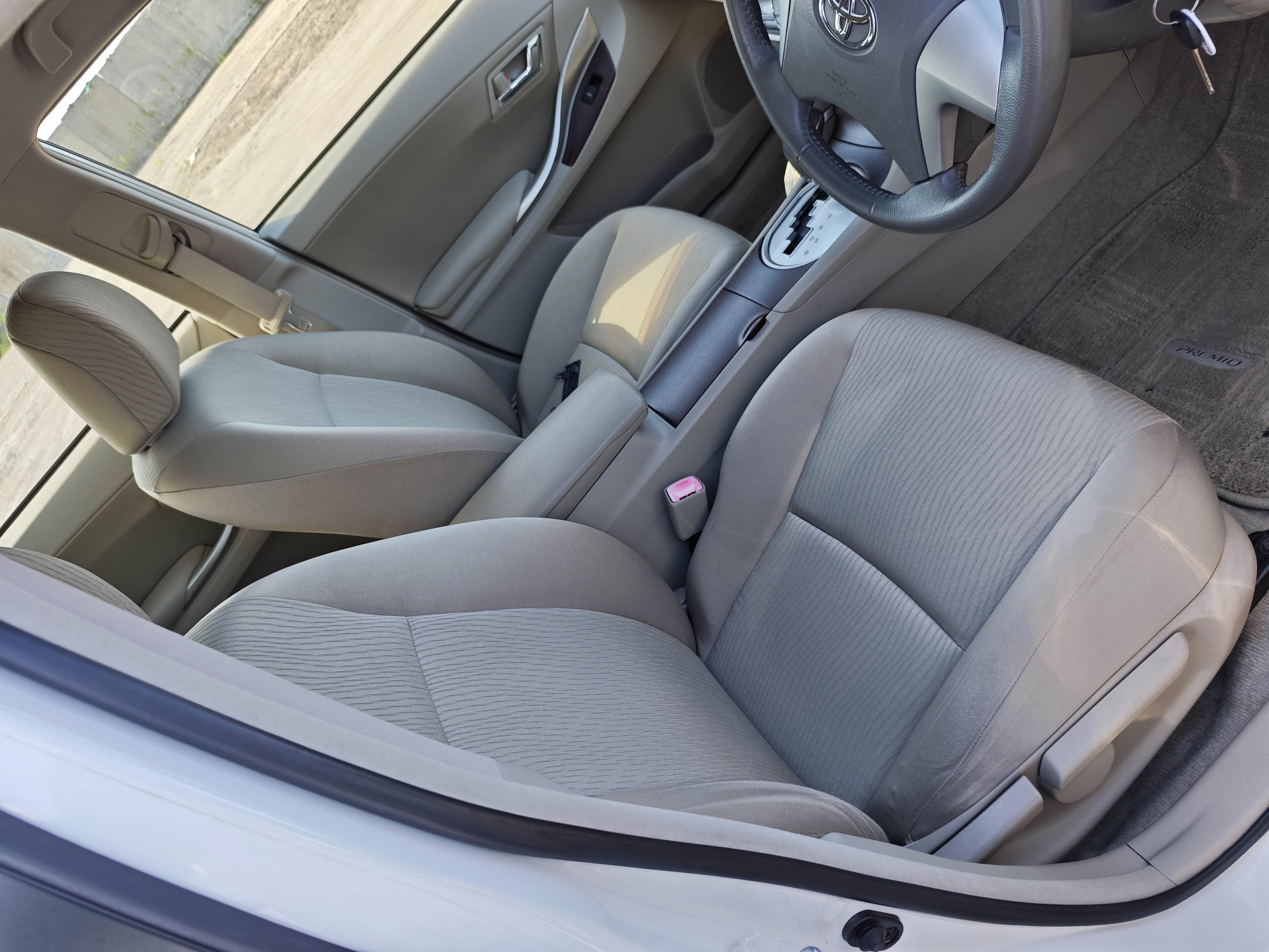 TOYOTA PREMIO