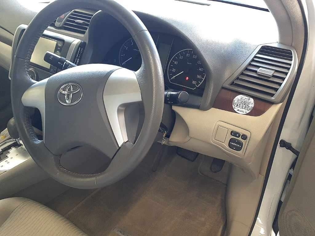 TOYOTA PREMIO