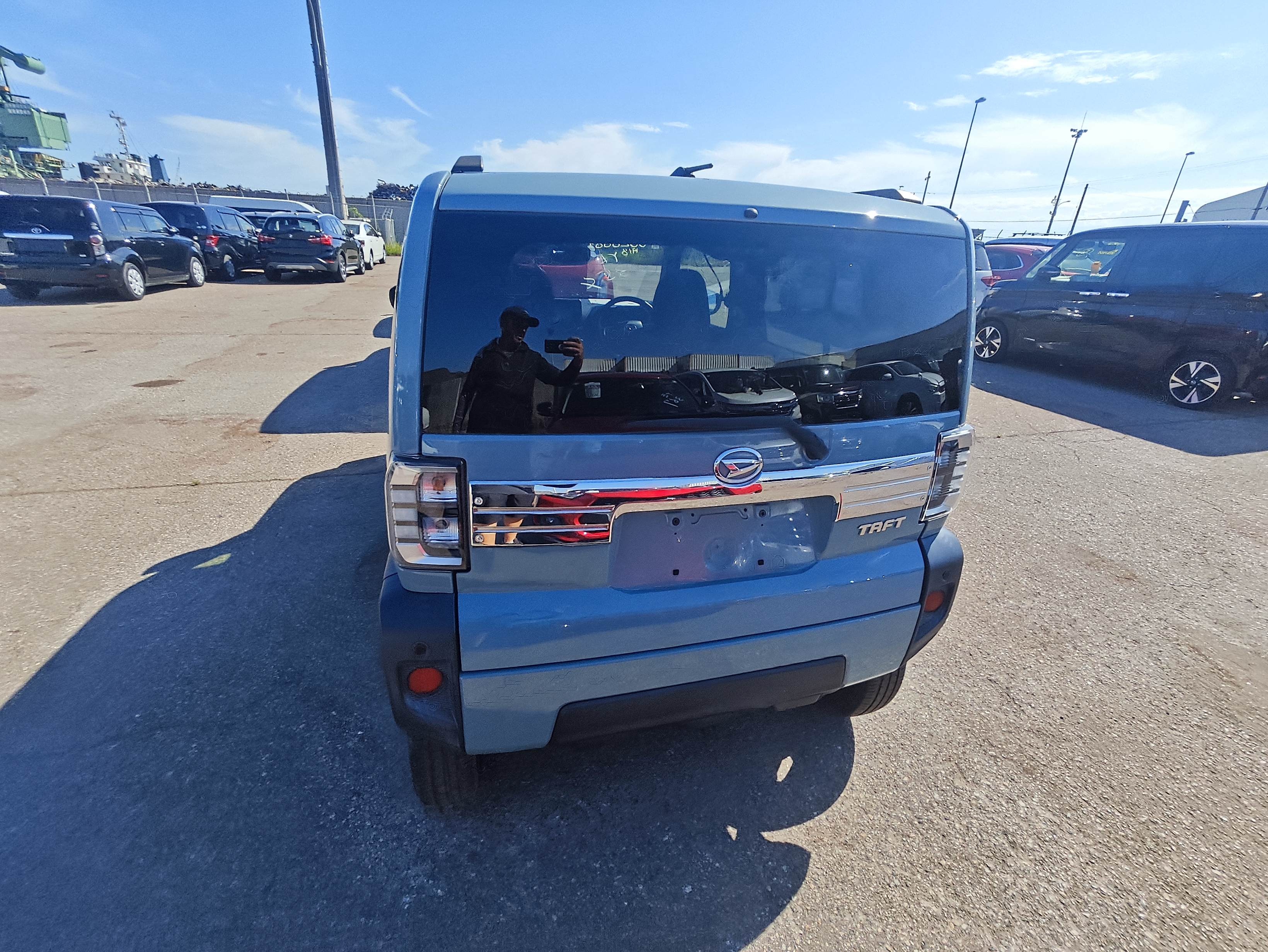 DAIHATSU TAFT