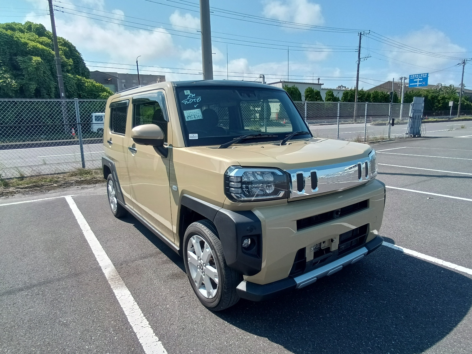 DAIHATSU TAFT