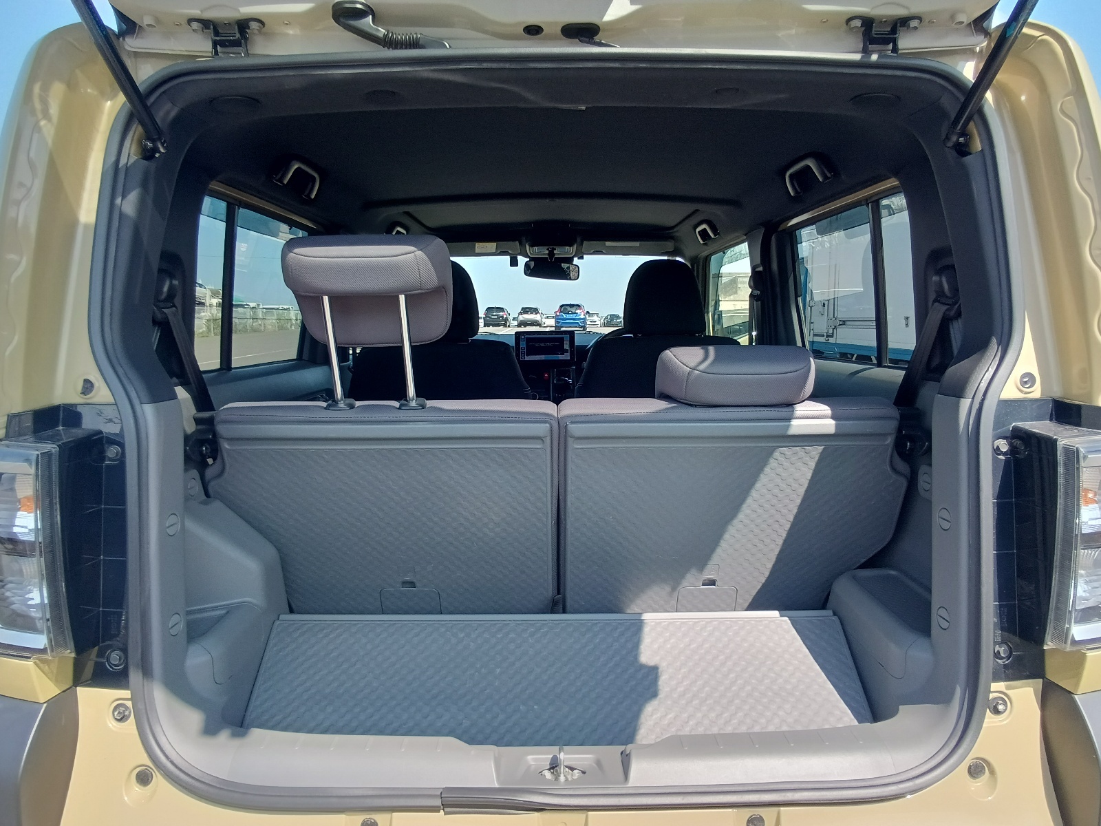 DAIHATSU TAFT