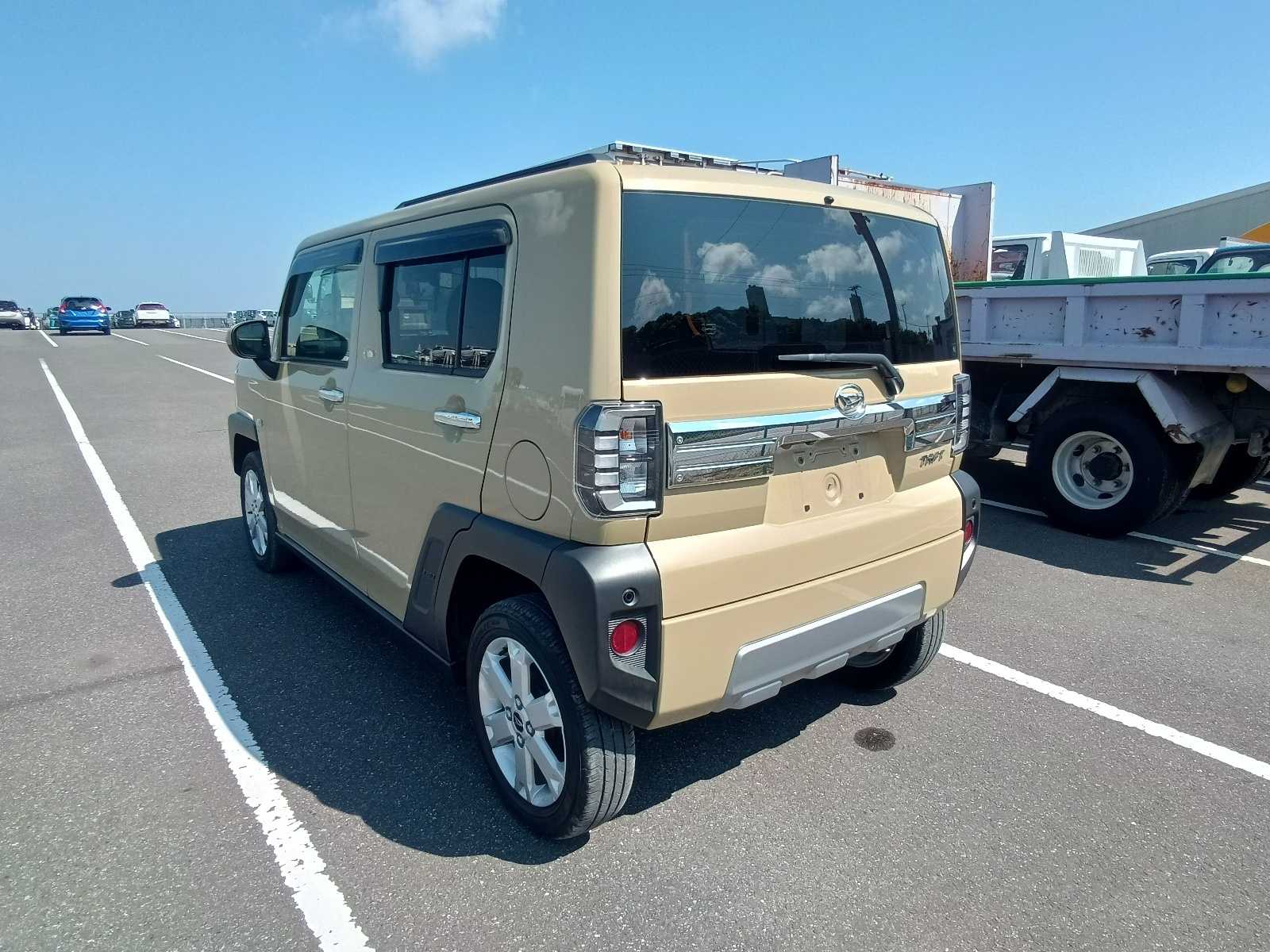 DAIHATSU TAFT