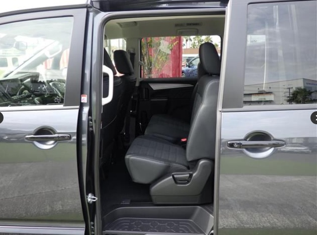 Mitsubishi Delica D:5