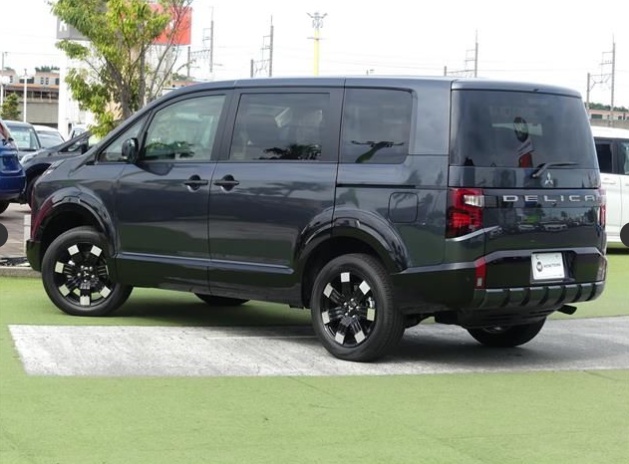 Mitsubishi Delica D:5