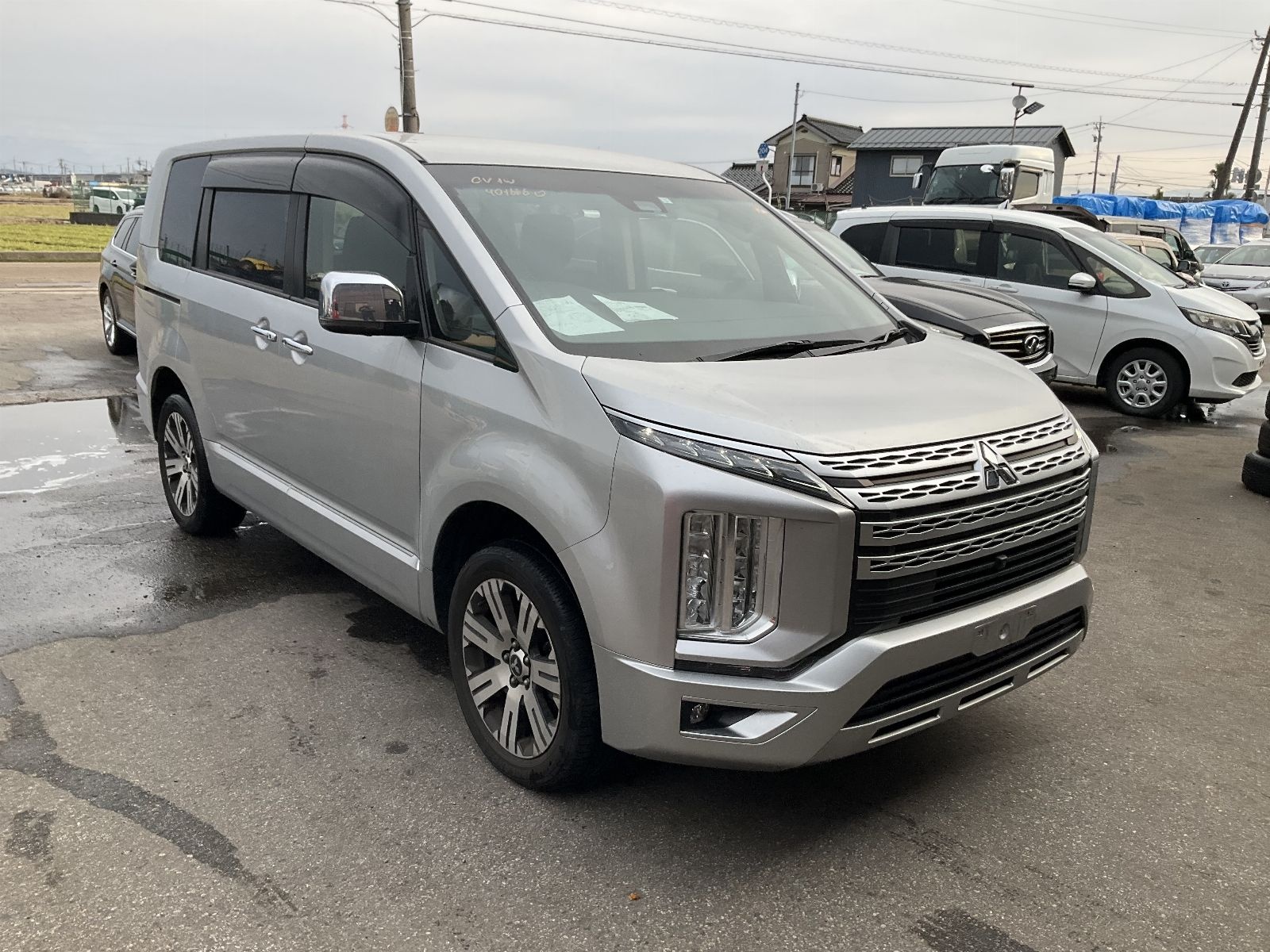 MITSUBISHI DELICA D:5
