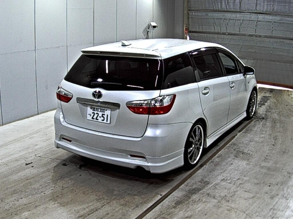 TOYOTA WISH