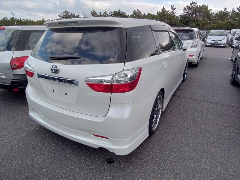 TOYOTA WISH
