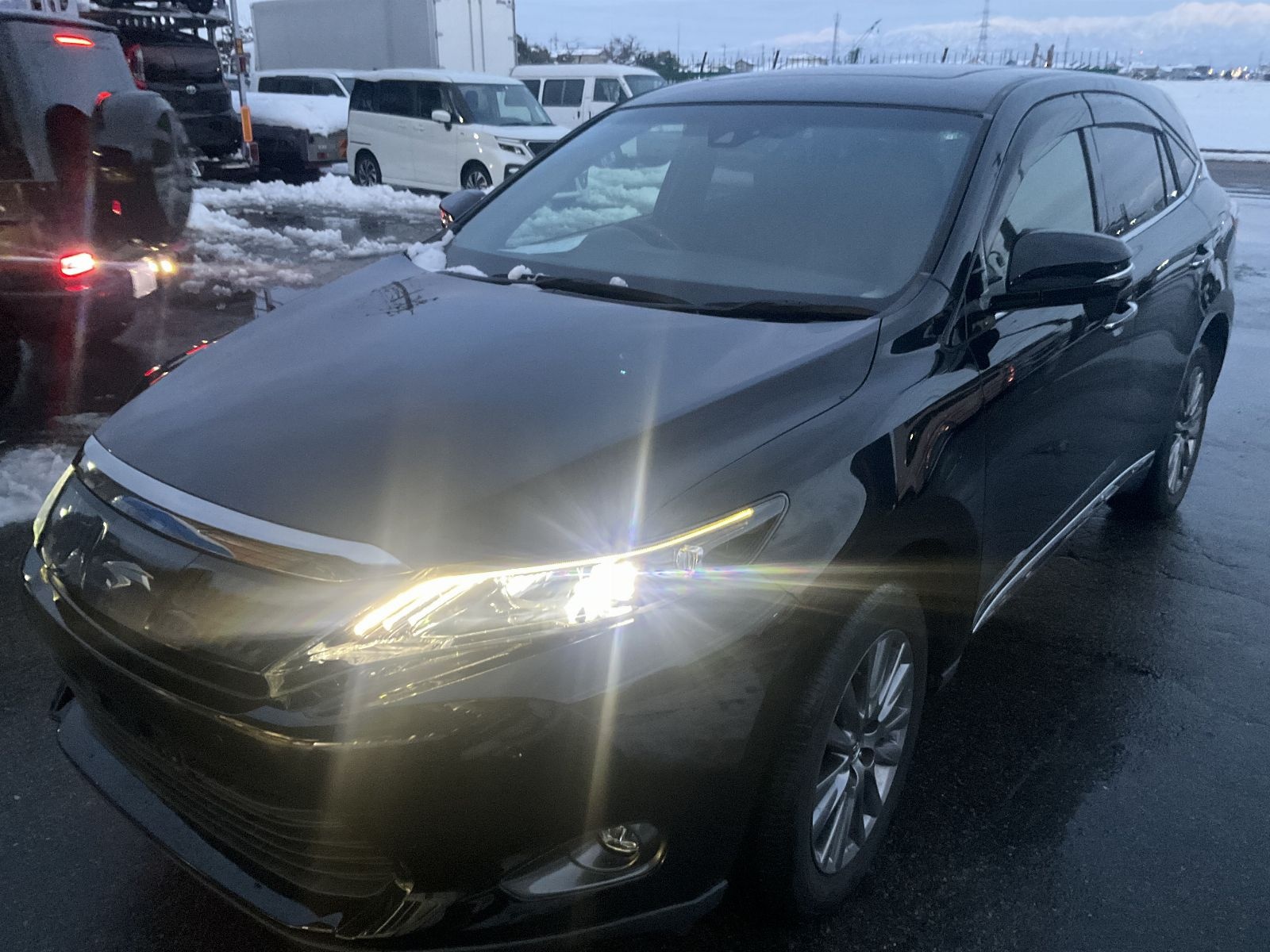 TOYOTA HARRIER