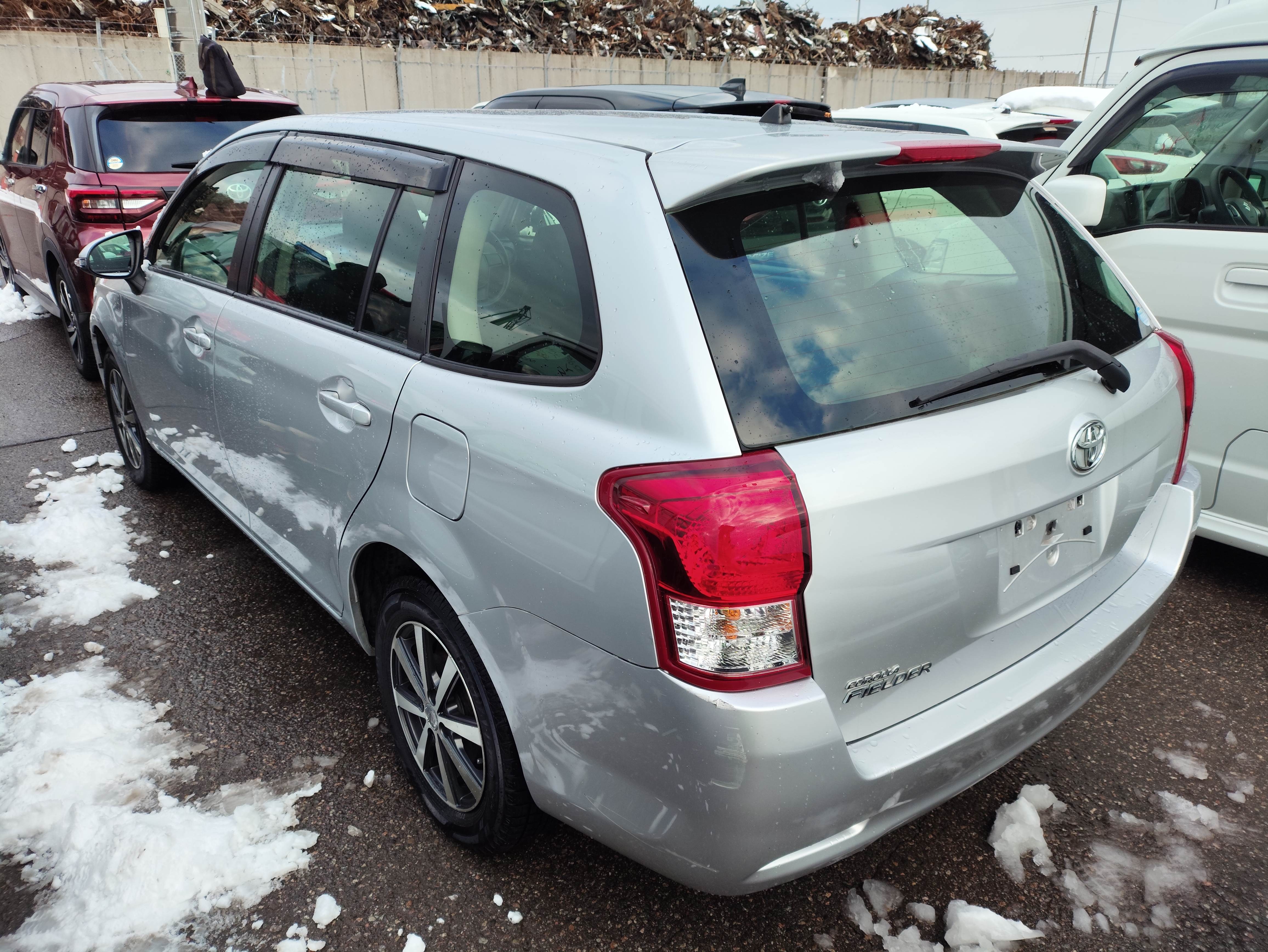 TOYOTA COROLLA FIELDER