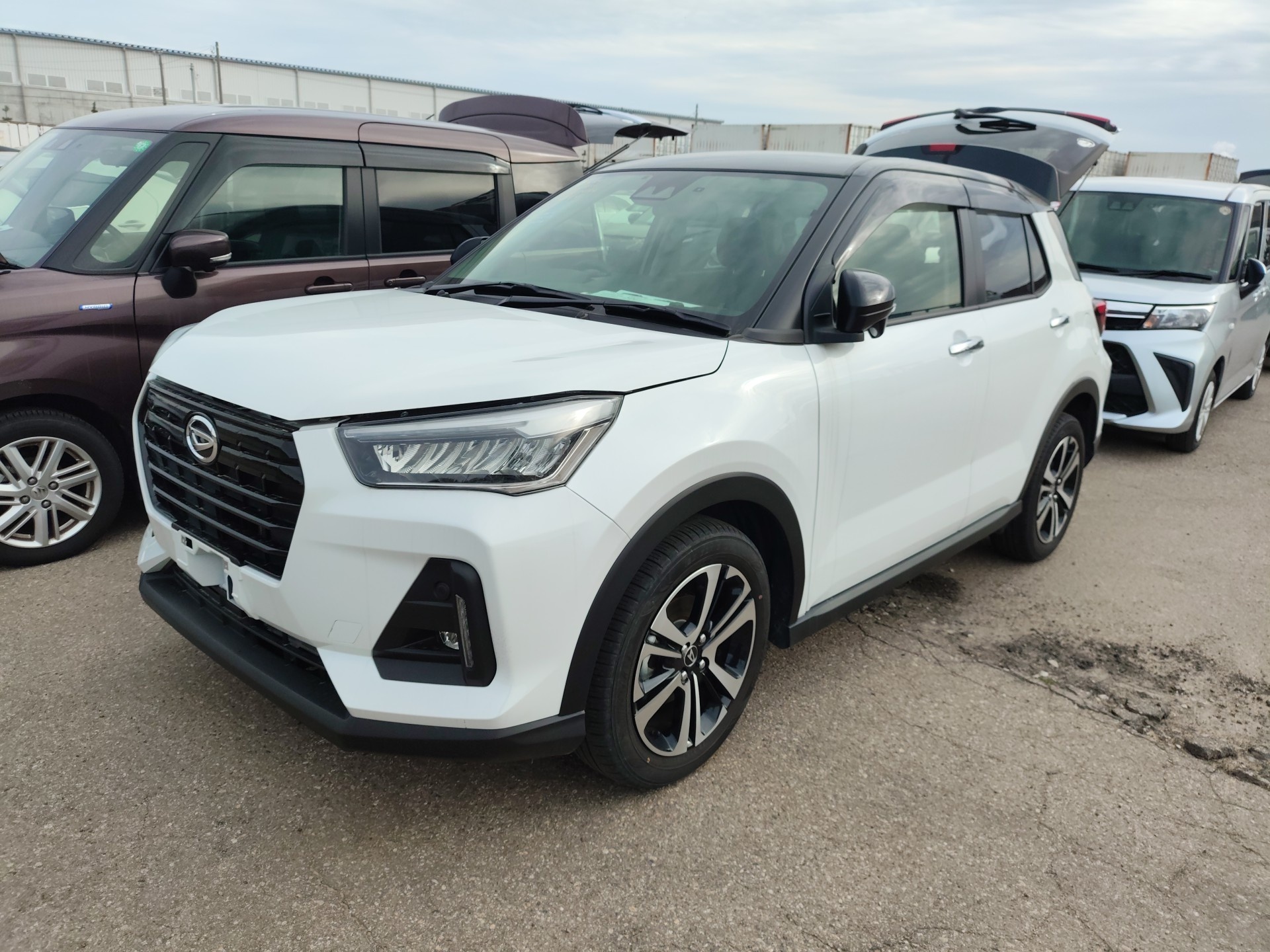 DAIHATSU ROCKY