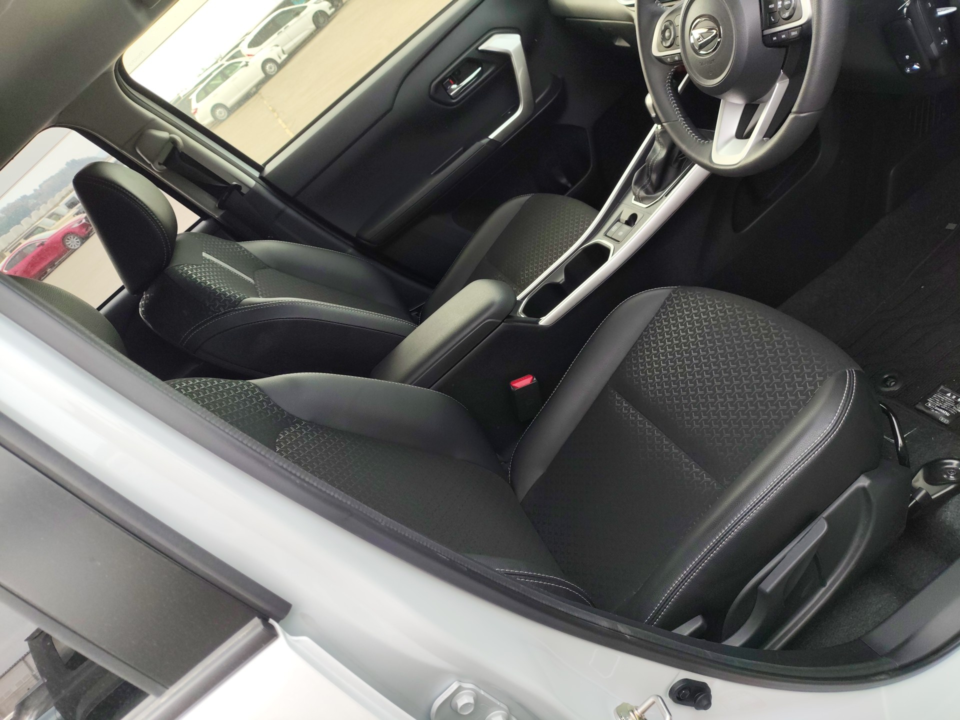 DAIHATSU ROCKY