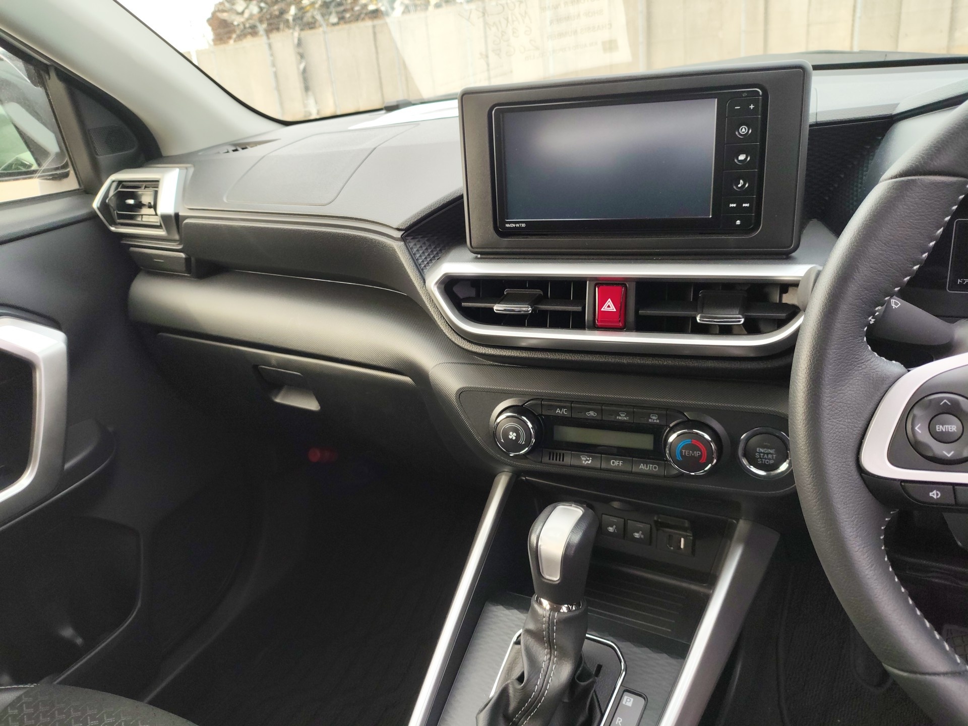 DAIHATSU ROCKY