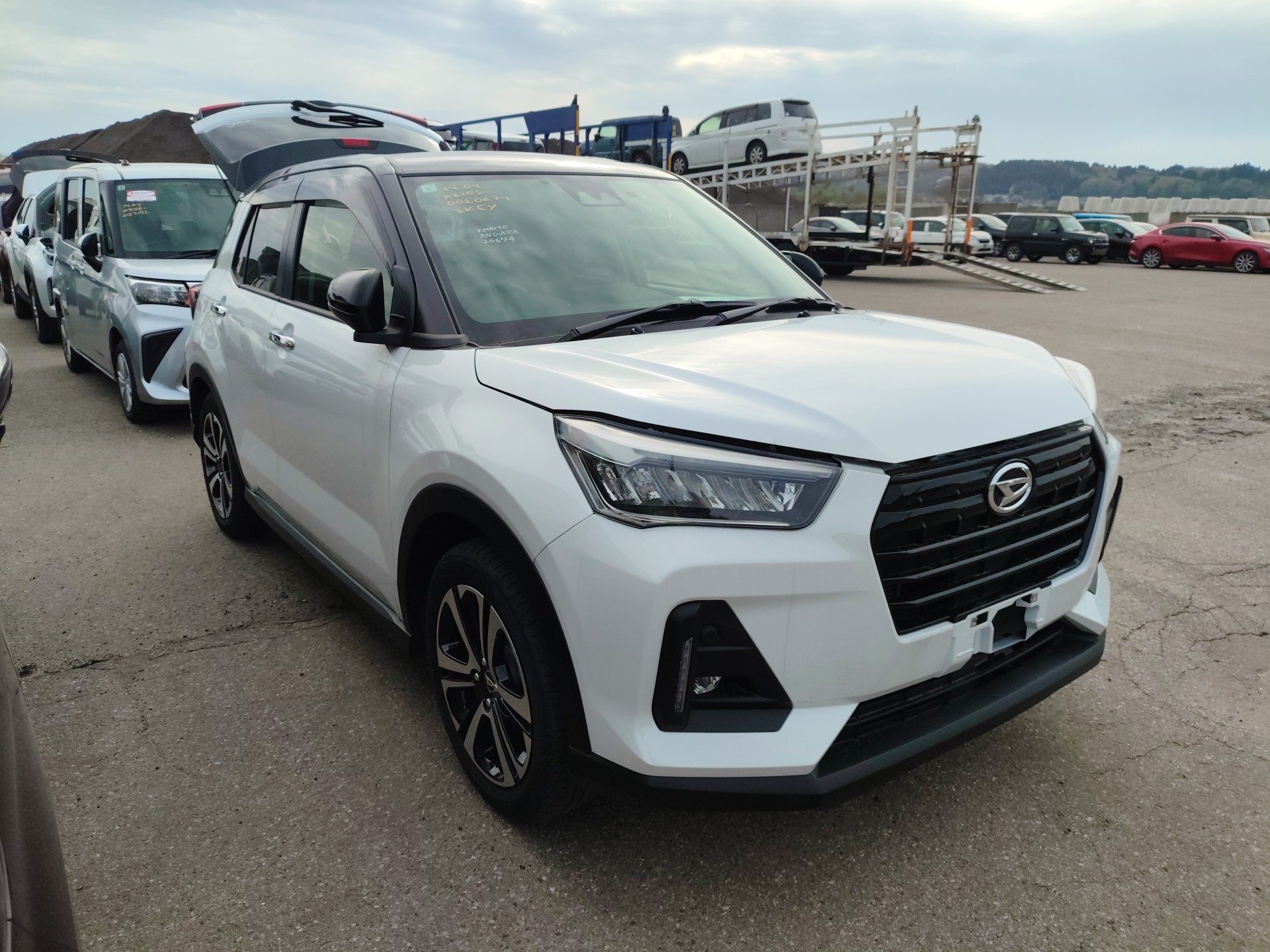 DAIHATSU ROCKY