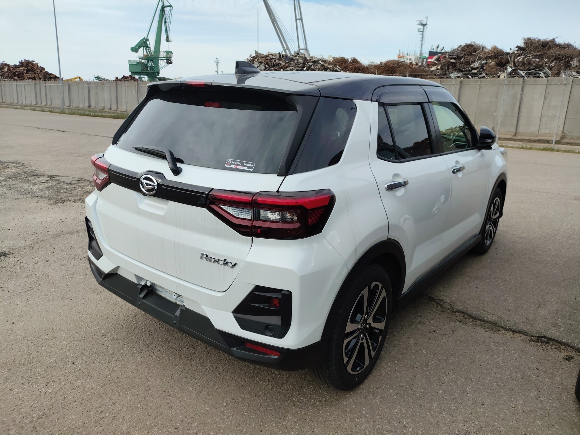 DAIHATSU ROCKY