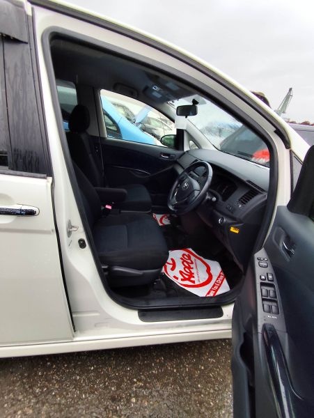 TOYOTA ISIS